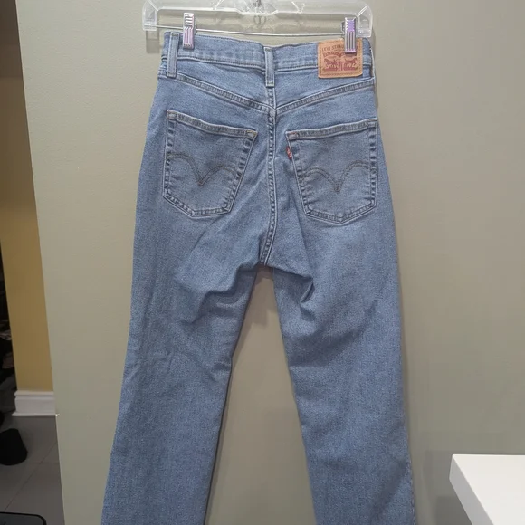 Levi's Men's Denim Blue Straight Jeans - Picture 2 of 5